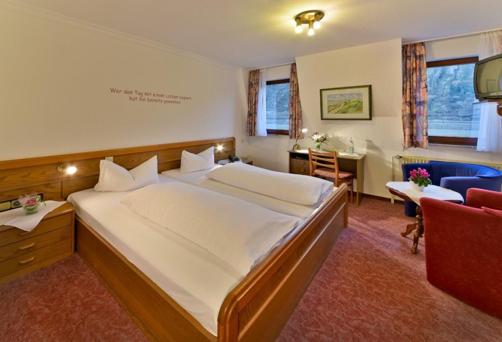 Hotel & Restaurant Krone Kestert Экстерьер фото