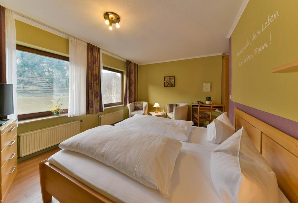 Hotel & Restaurant Krone Kestert Экстерьер фото
