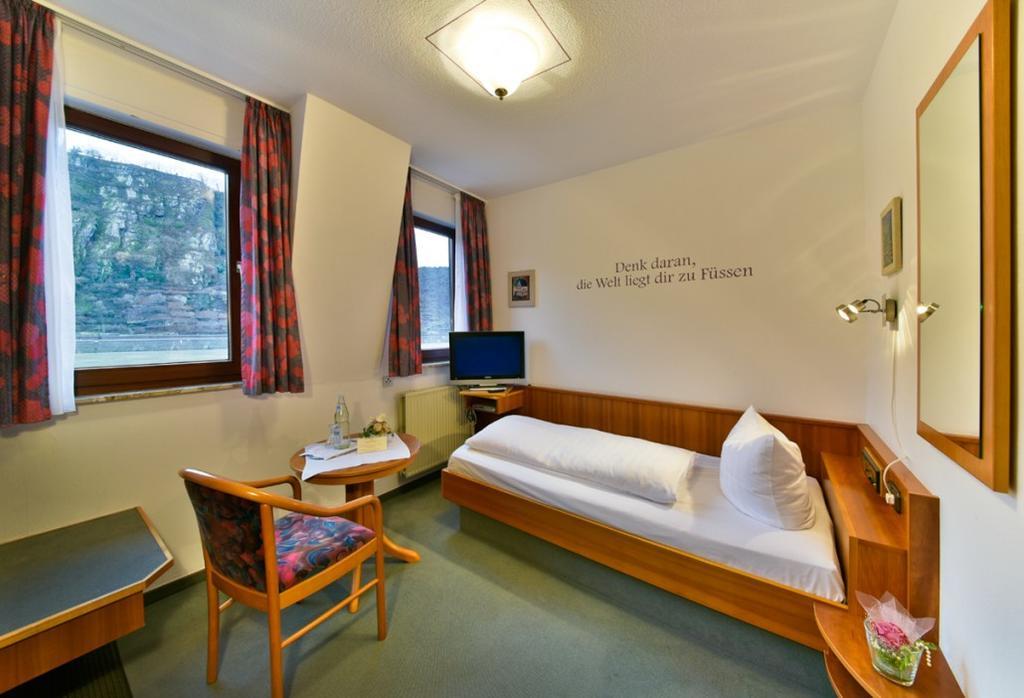 Hotel & Restaurant Krone Kestert Экстерьер фото