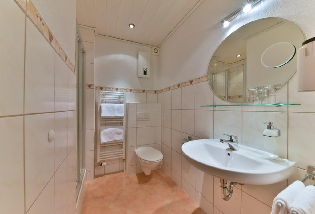 Hotel & Restaurant Krone Kestert Экстерьер фото