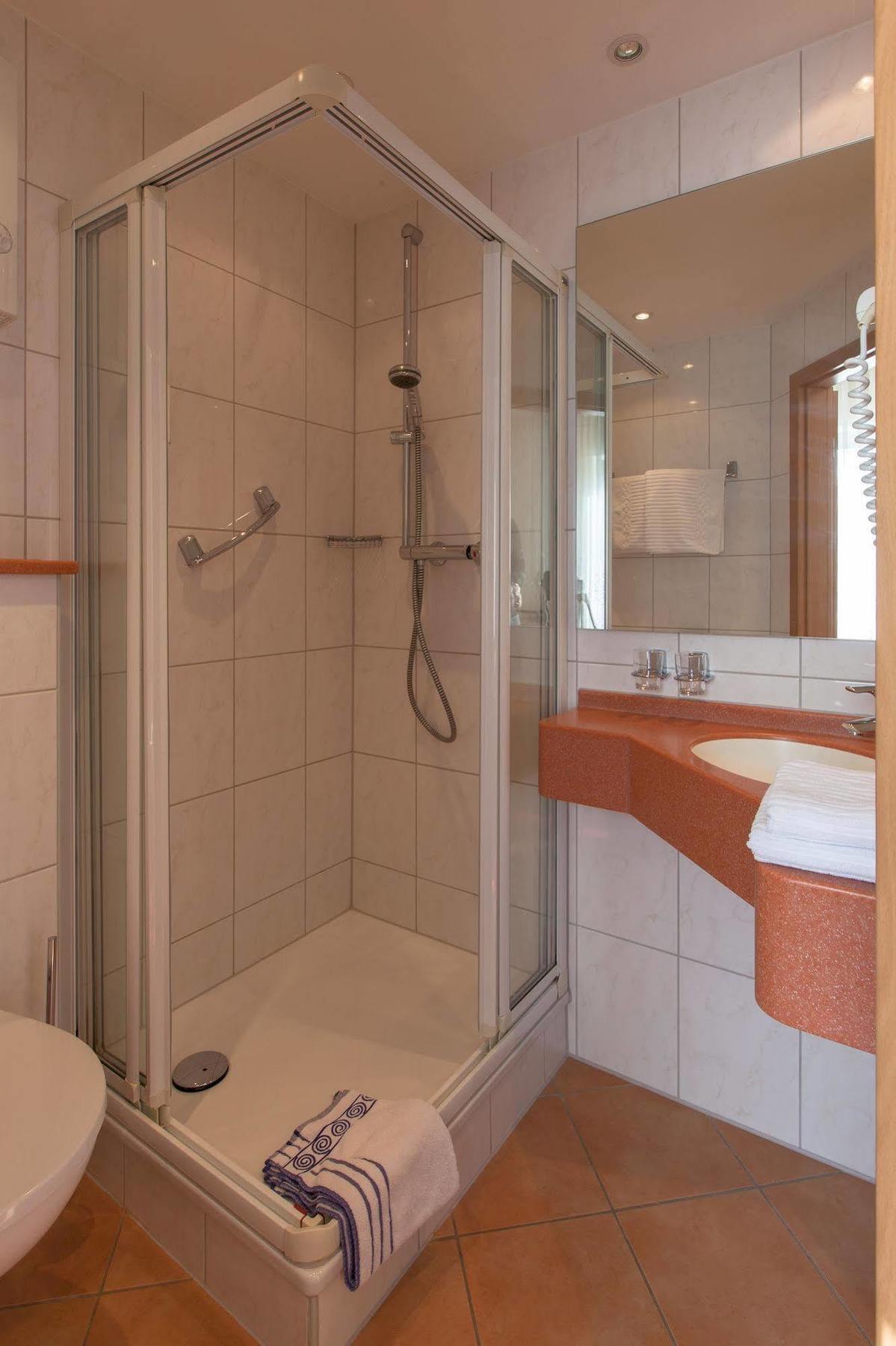 Hotel & Restaurant Krone Kestert Экстерьер фото