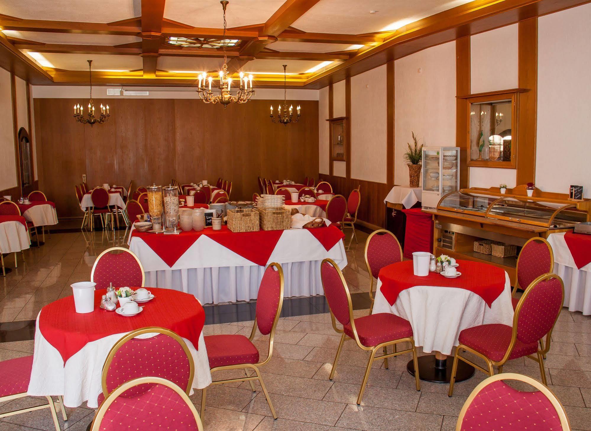 Hotel & Restaurant Krone Kestert Экстерьер фото