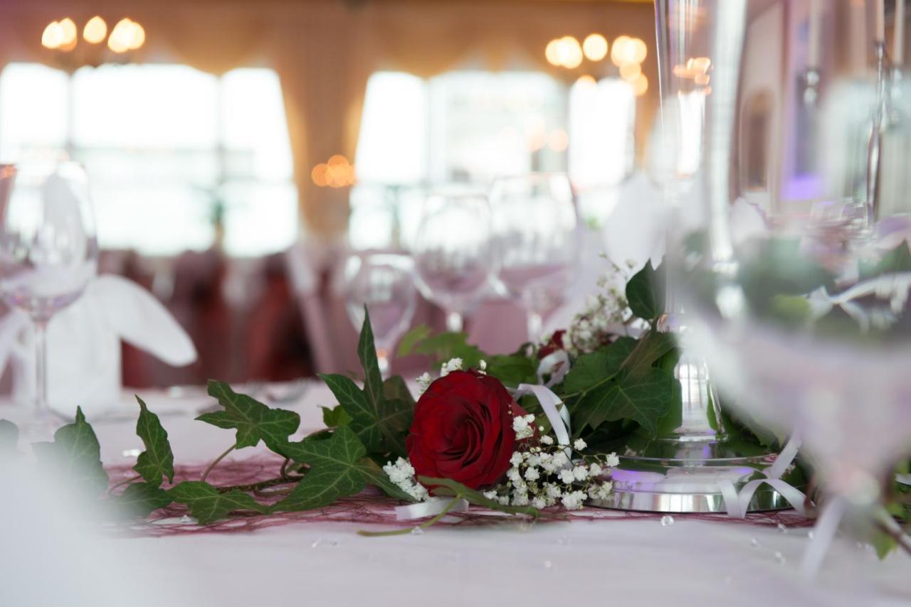 Hotel & Restaurant Krone Kestert Экстерьер фото