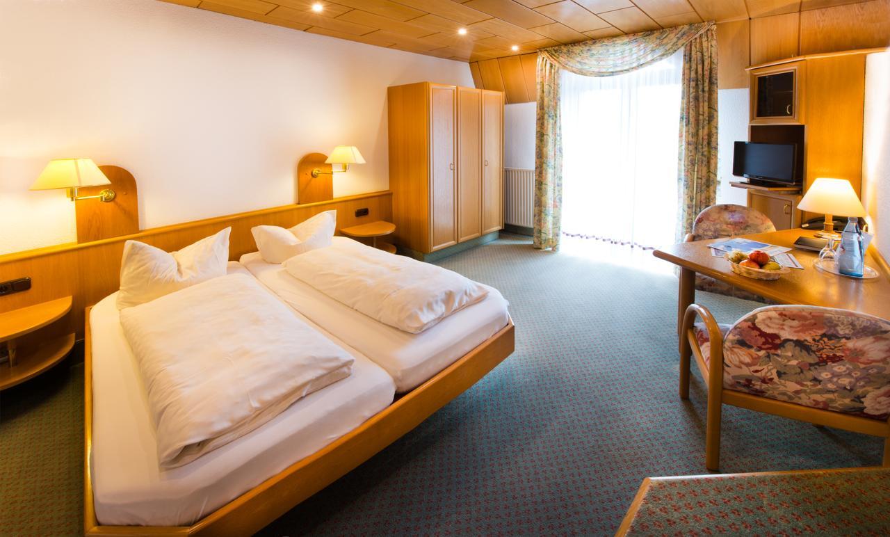 Hotel & Restaurant Krone Kestert Экстерьер фото
